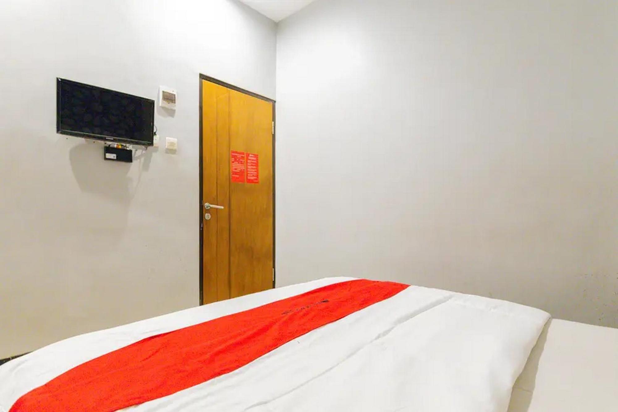 Reddoorz @ Manukan سورابايا المظهر الخارجي الصورة