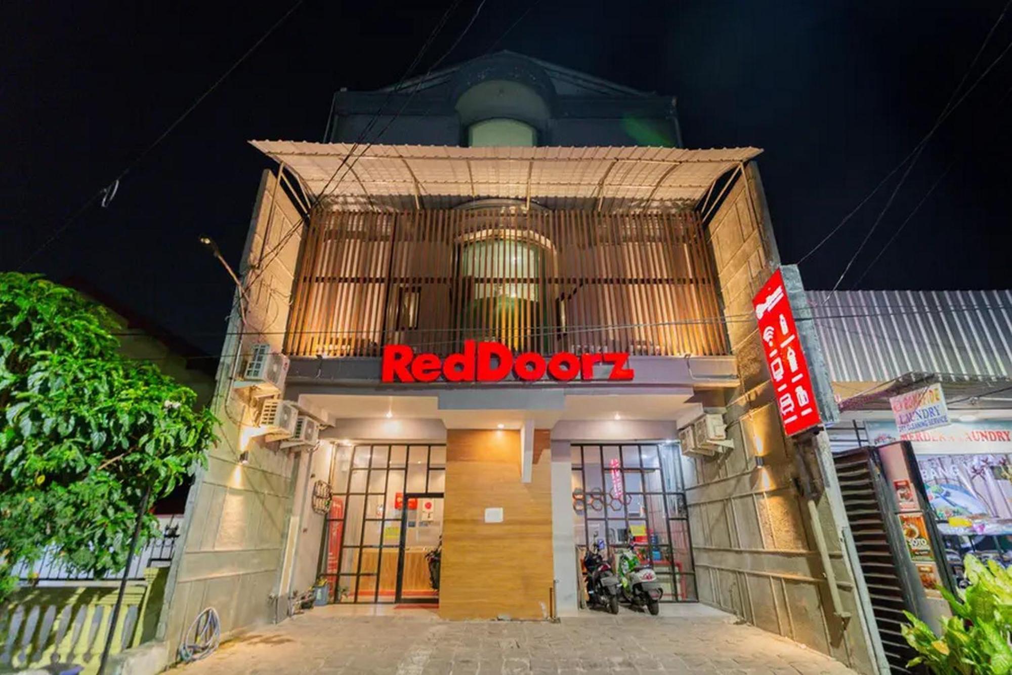 Reddoorz @ Manukan سورابايا المظهر الخارجي الصورة