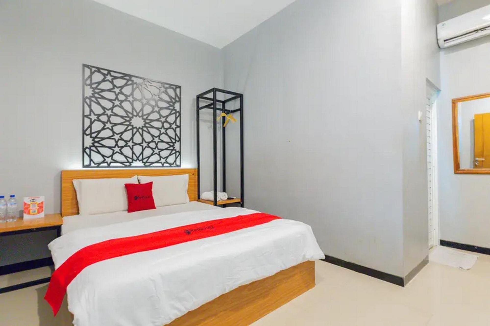 Reddoorz @ Manukan سورابايا المظهر الخارجي الصورة