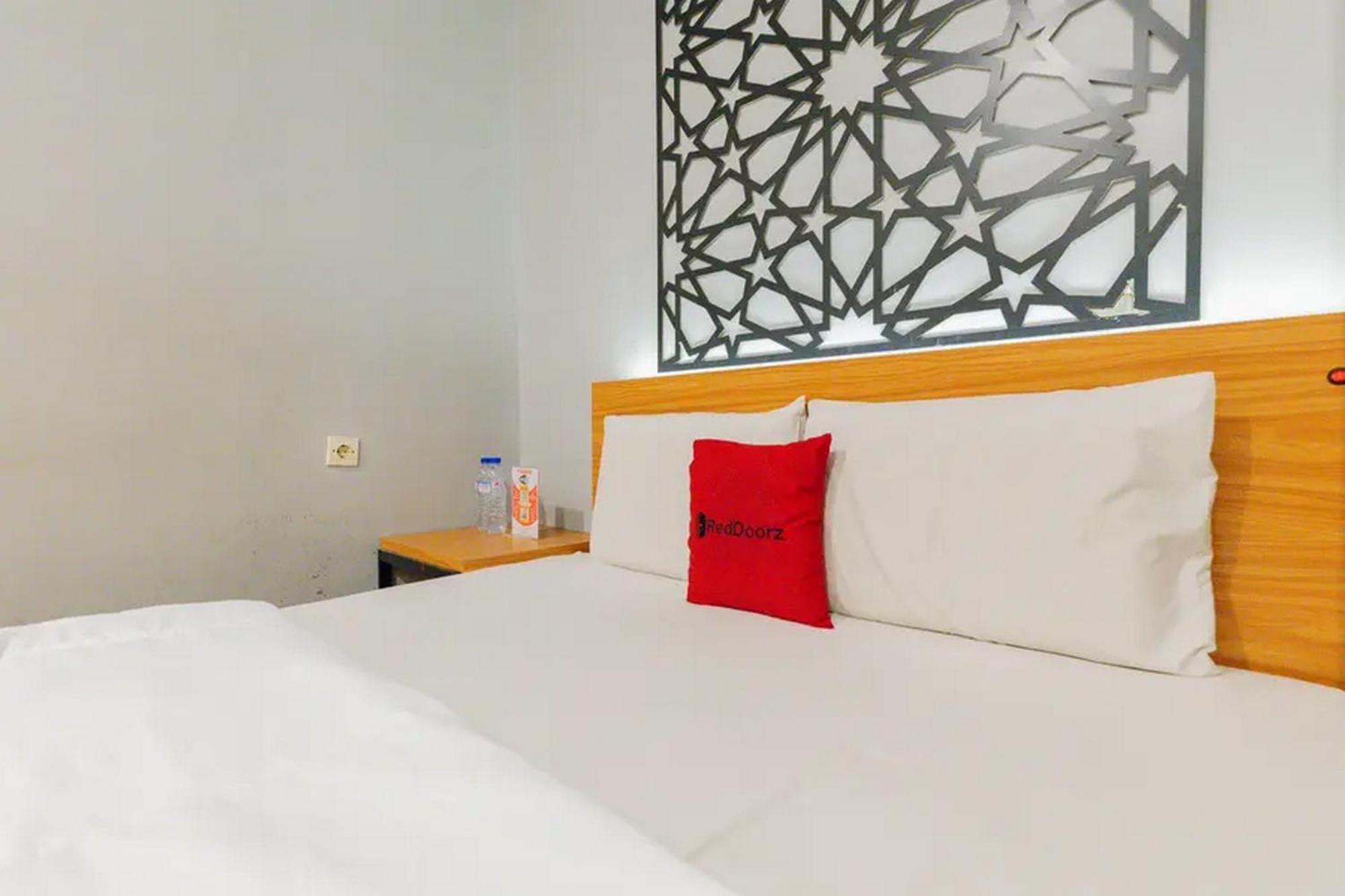 Reddoorz @ Manukan سورابايا المظهر الخارجي الصورة