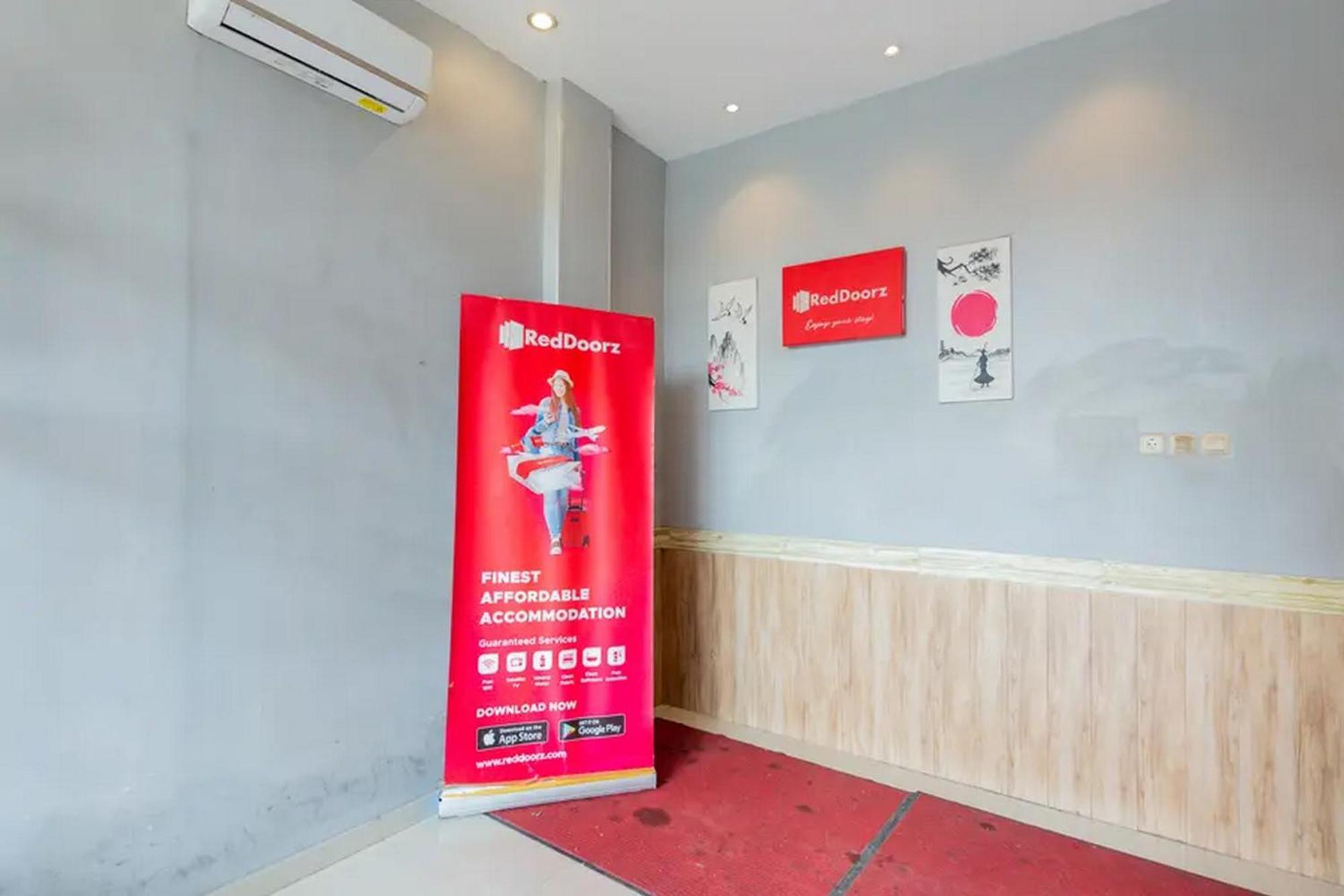 Reddoorz @ Manukan سورابايا المظهر الخارجي الصورة