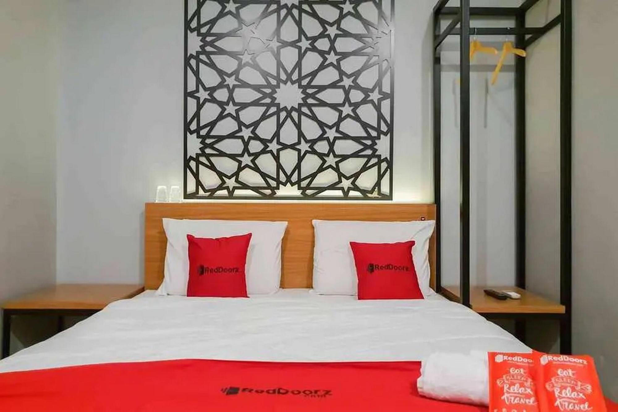 Reddoorz @ Manukan سورابايا المظهر الخارجي الصورة