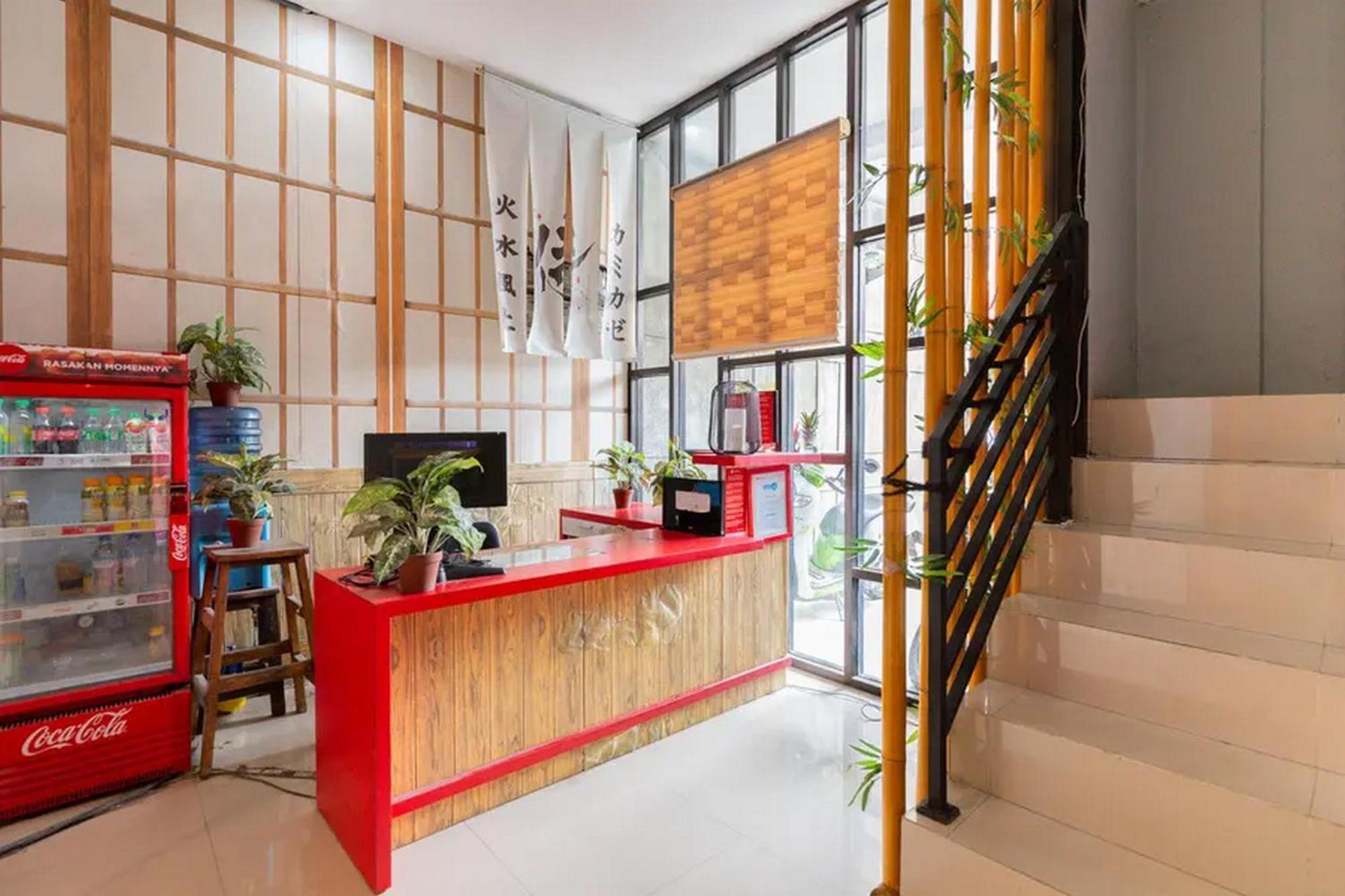 Reddoorz @ Manukan سورابايا المظهر الخارجي الصورة