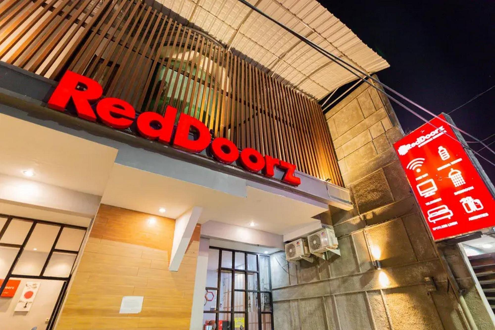 Reddoorz @ Manukan سورابايا المظهر الخارجي الصورة