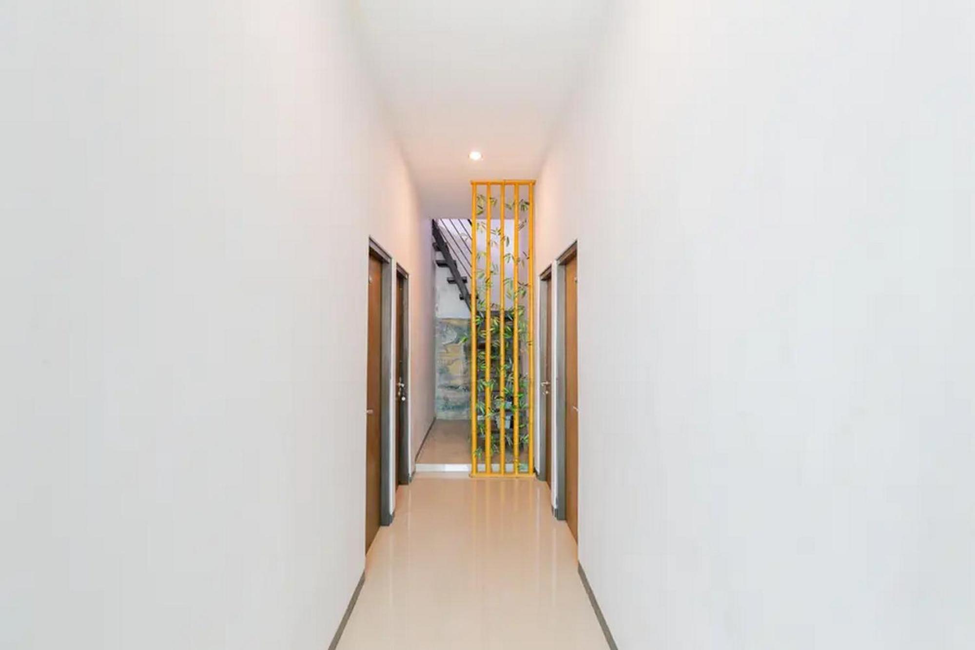Reddoorz @ Manukan سورابايا المظهر الخارجي الصورة