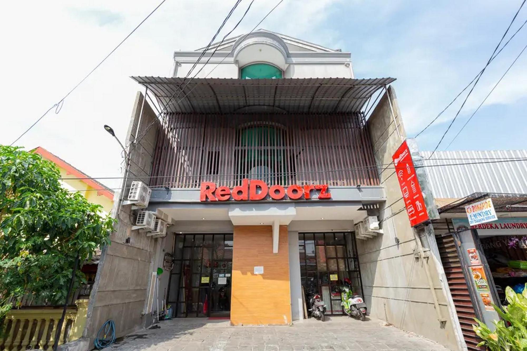 Reddoorz @ Manukan سورابايا المظهر الخارجي الصورة